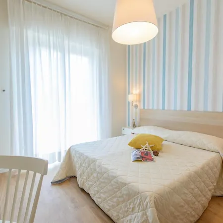 Esplanade Hotel 3*