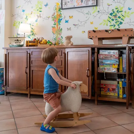 Отель Esplanade 3*