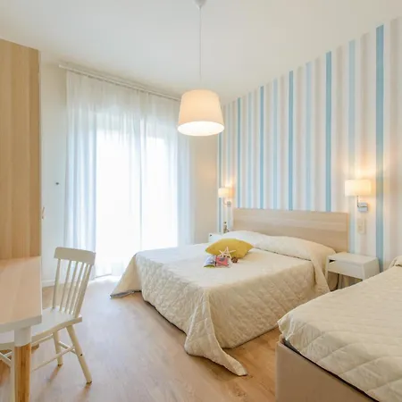 Esplanade Отель