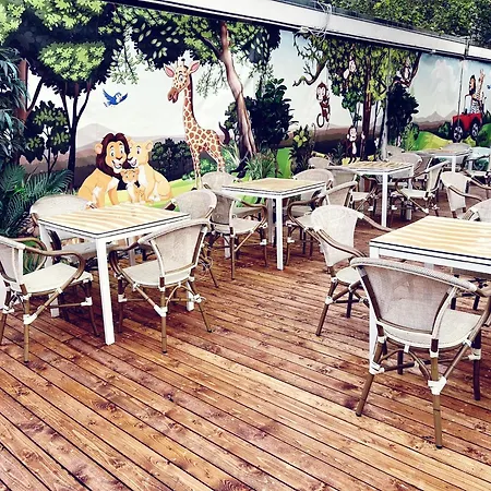 Отель Esplanade