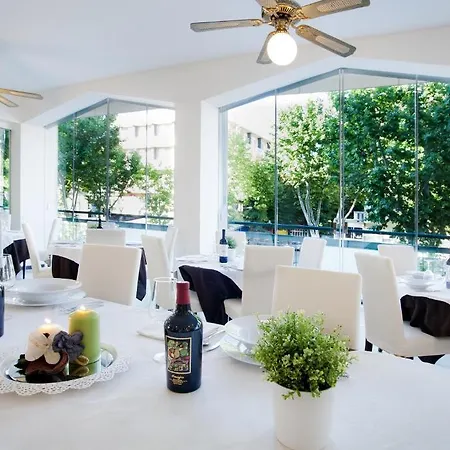 Hotel Esplanade 3*