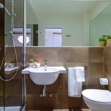 Отель Esplanade